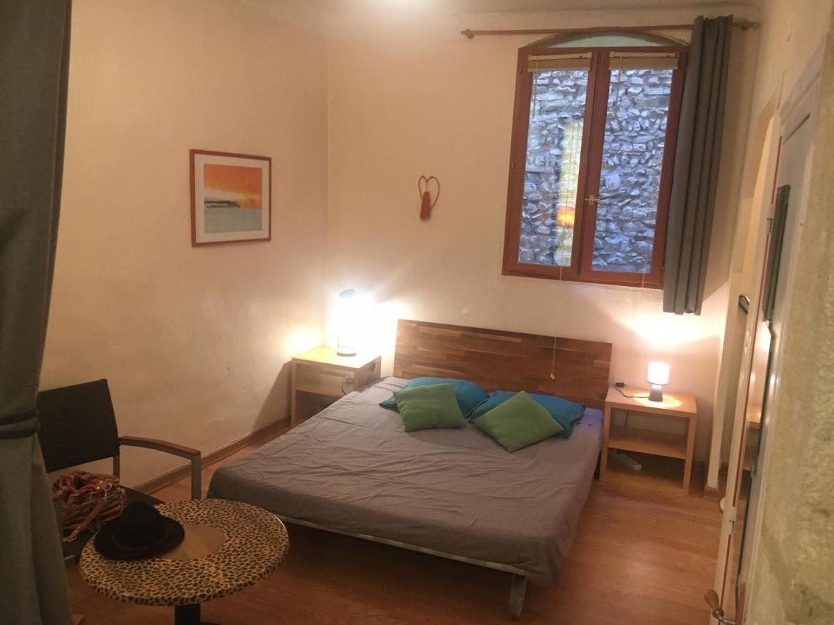 Appart Sympa Dans Le Vieux Nimes Exterior photo